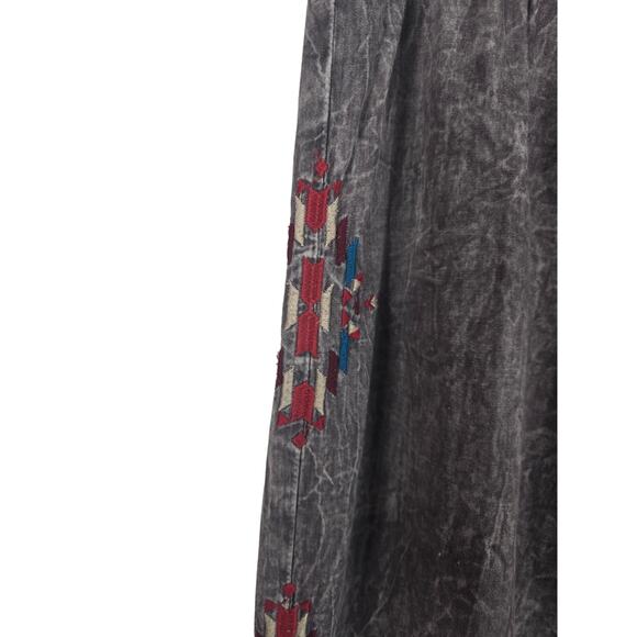 The Classic Designed in LA Embroidered Aztec Bohemian Design Pants Women L - Picture 2 of 5